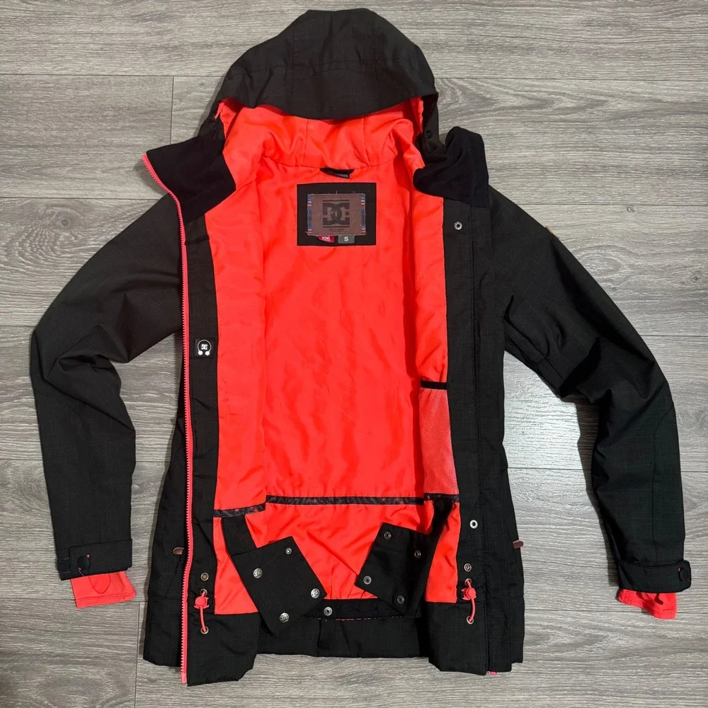 DC Data Women Snowboard Ski‎ Jacket Black Neon Coral 10K Waterproof Small Hooded